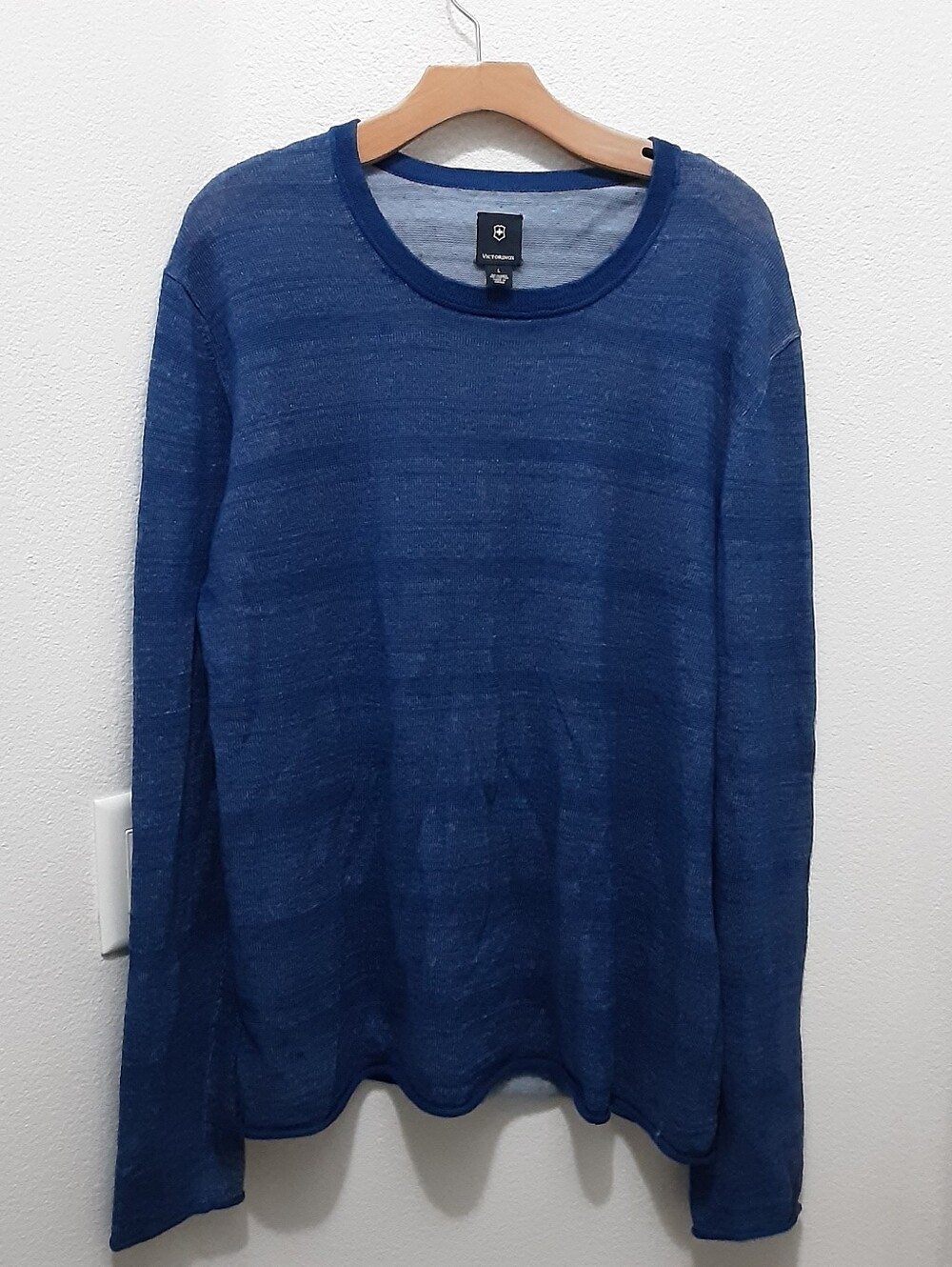 Victorinox Crew Pullover Vented Long Sleeve